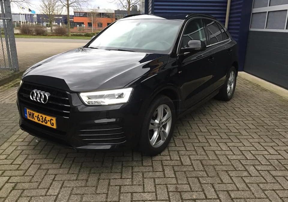 Ontchromen dakdragers en grill naar zwarte glans folie